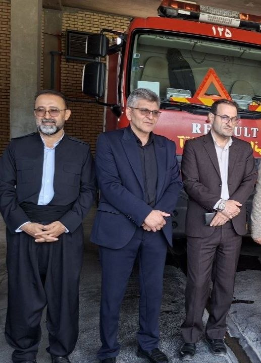 تجلیل از آتش‌نشانیان اشنویه در روز ملی آتش‌نشانی و ایمنی
